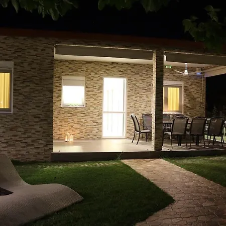 Costa Petra - Luxury Seaside With Garden - For Families In Greece Holiday home *