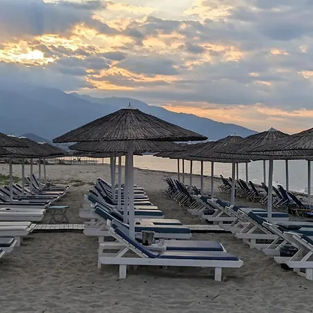 Costa Petra - Luxury Seaside With Garden - For Families In Greece Nyaraló