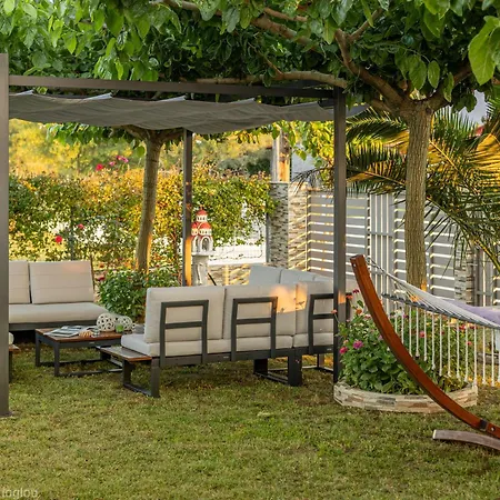 Costa Petra - Luxury Seaside With Garden - For Families In Greece