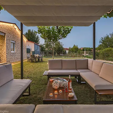 Costa Petra - Luxury Seaside With Garden - For Families In Greece Сasa de vacaciones