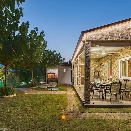 Costa Petra - Luxury Seaside With Garden - For Families In Greece * Néa Meságkala