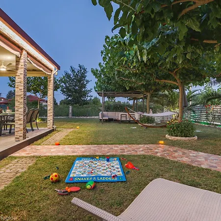 Costa Petra - Luxury Seaside With Garden - For Families In Greece Nyaraló *